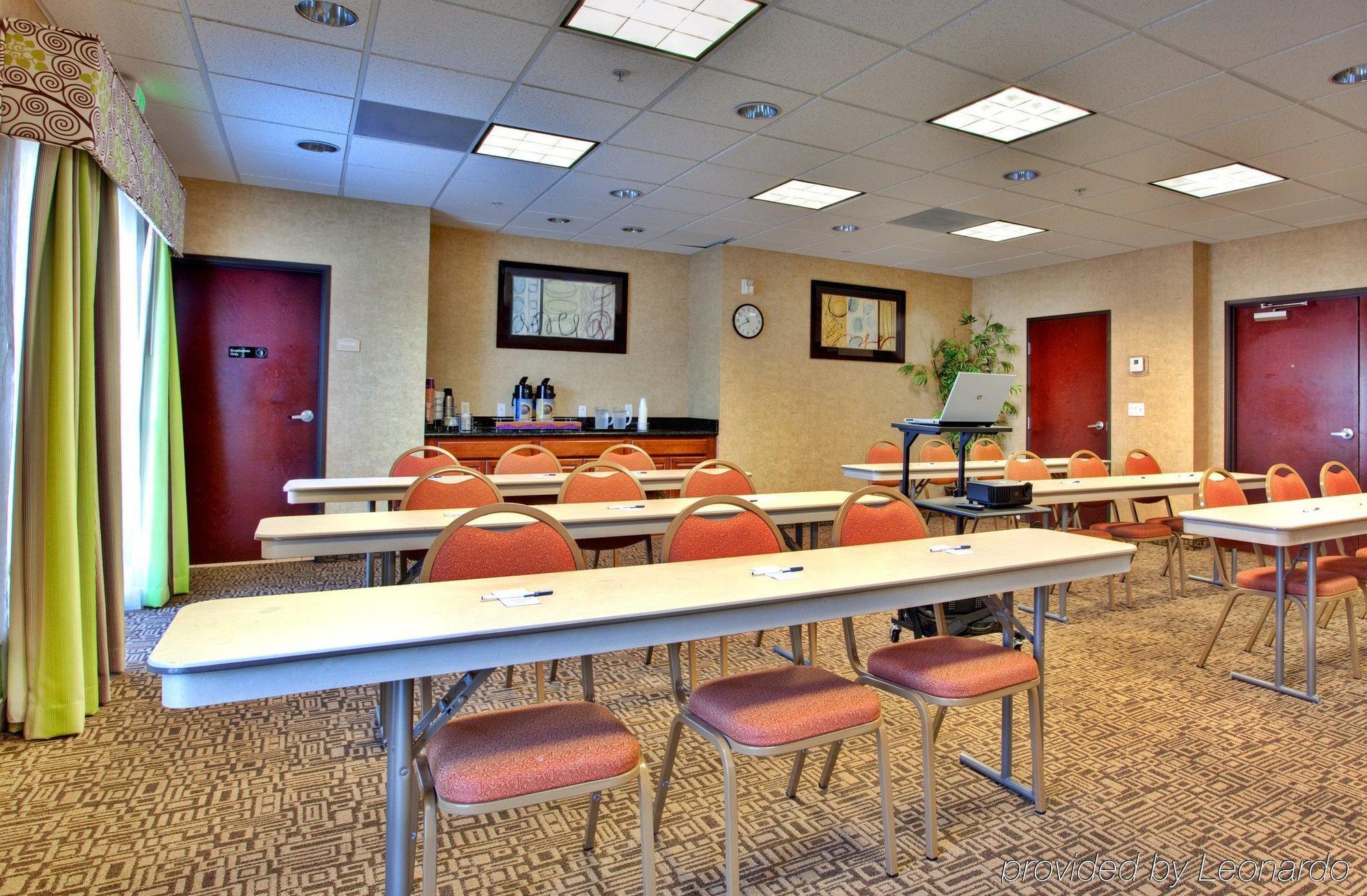 Holiday Inn Express San Diego - Otay Mesa, An Ihg Hotel Konforlar fotoğraf