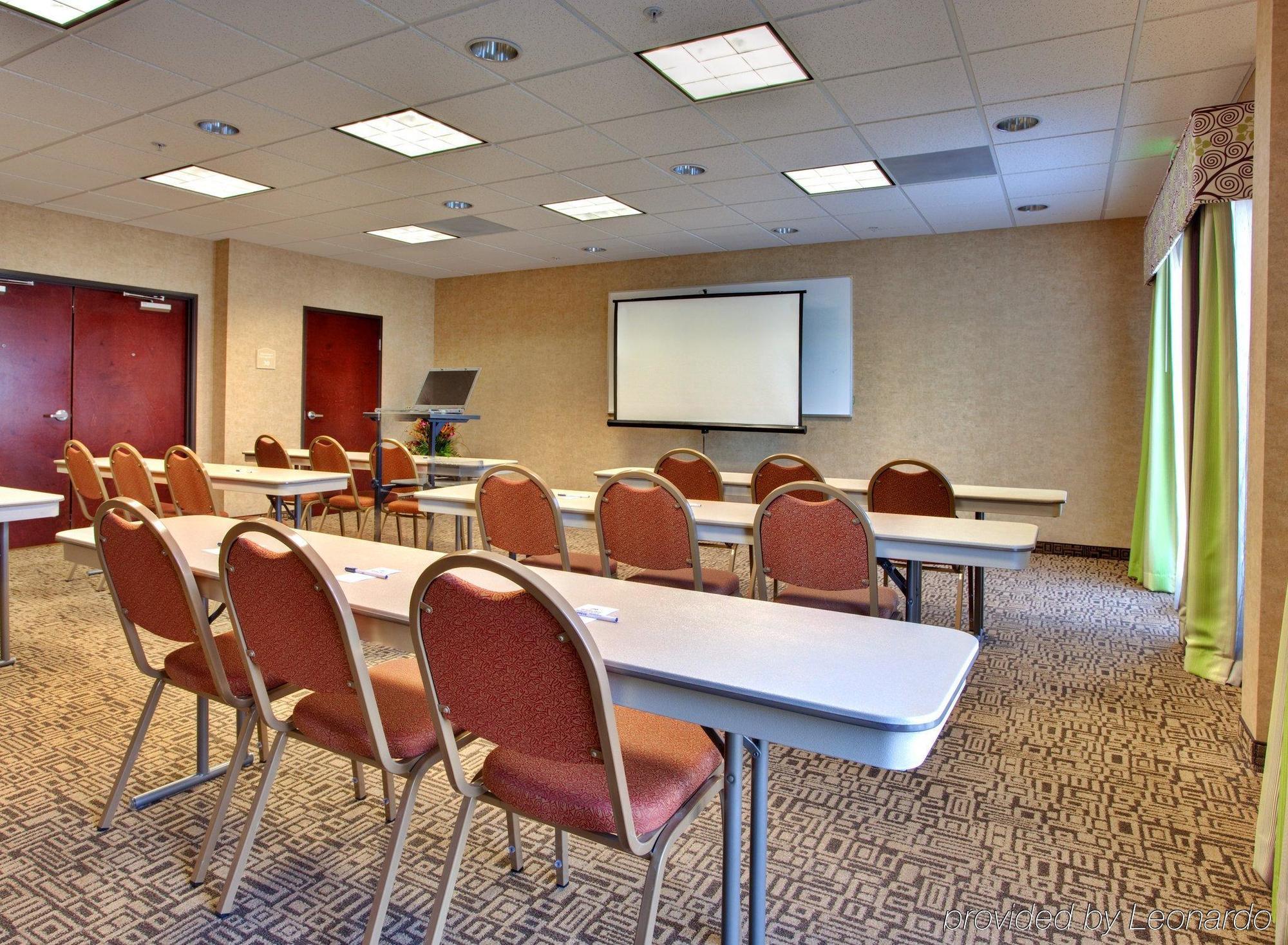 Holiday Inn Express San Diego - Otay Mesa, An Ihg Hotel Konforlar fotoğraf